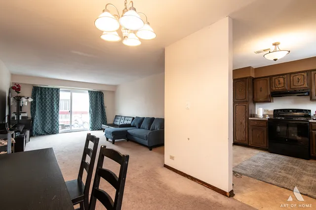 $185,000 | 6550 North California Avenue, Unit 302, Chicago, IL 60645