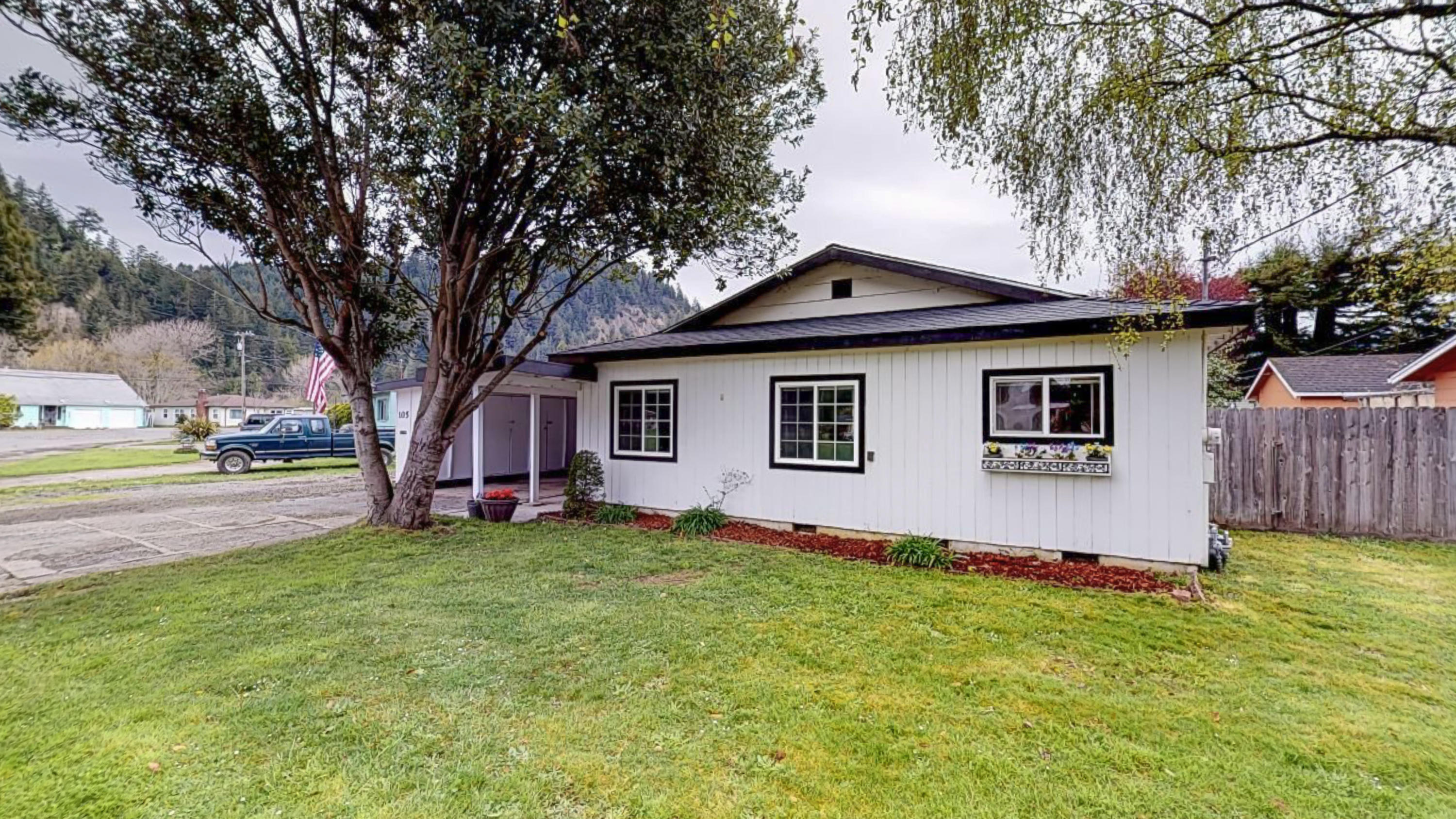 105 South Fern Street Rio Dell, CA 95562 - Photo 1 of 21