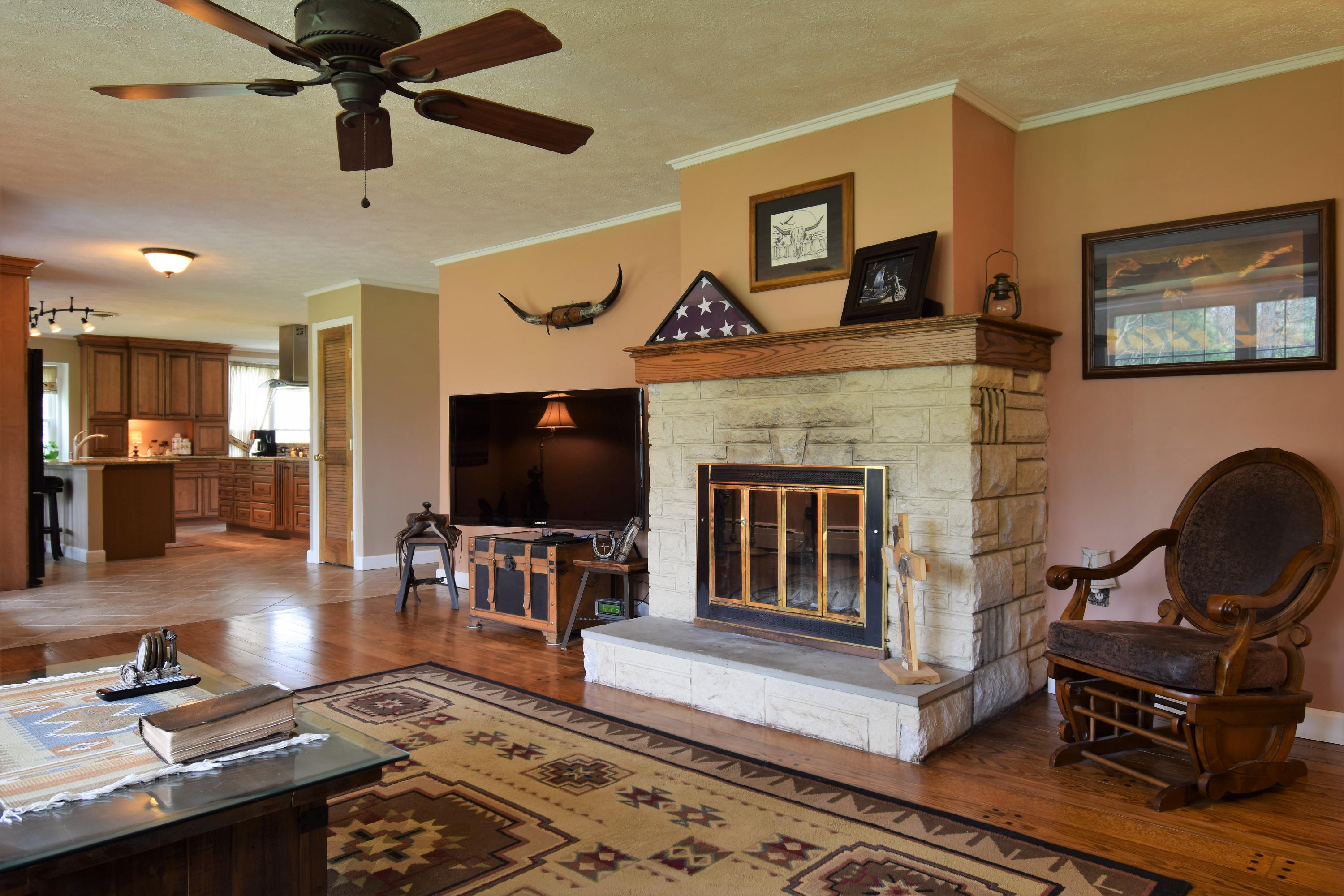 1212 Old Springfield Xenia, OH 45385 - Photo 8 of 44