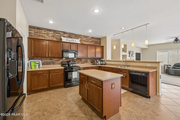 $1,950 | 12668 East Viento Street, Prescott Valley, AZ 86327