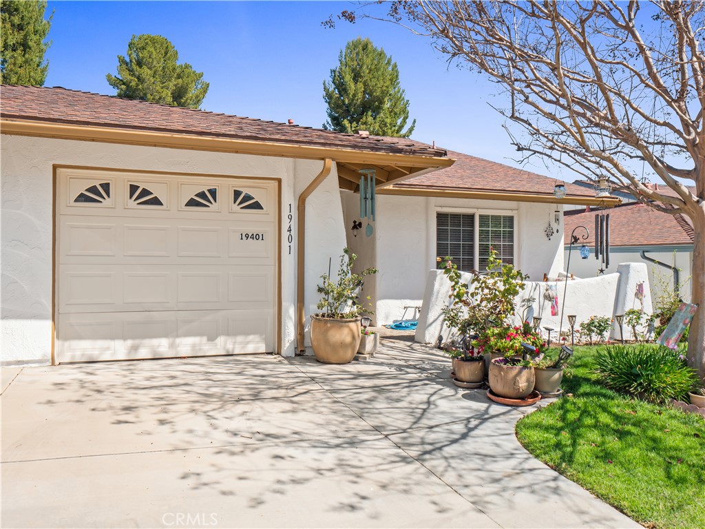 19401 Oak Crossing Road Newhall, CA 91321 - Photo 3 of 47