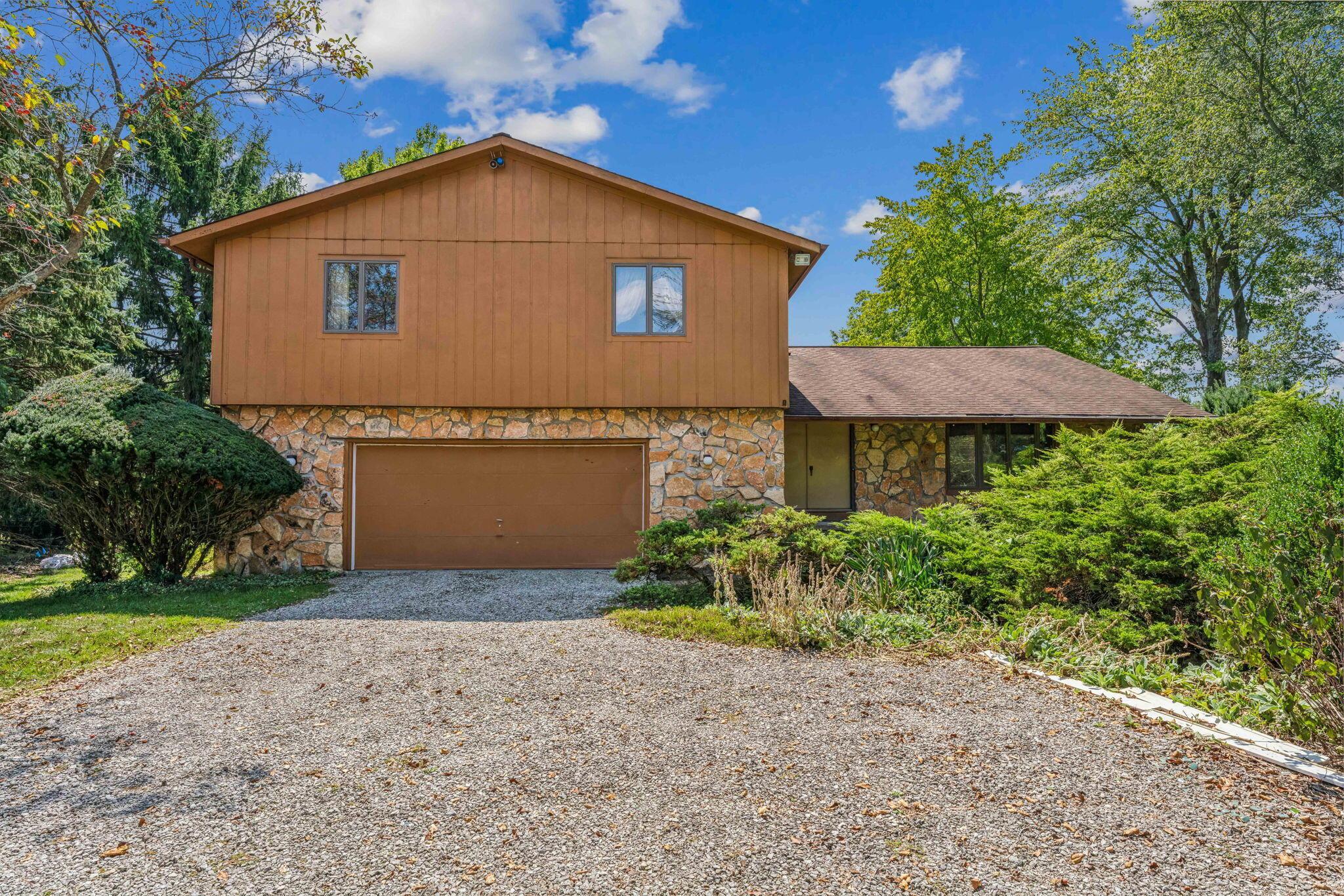 1-web-or-mls-8260-oxbow-rd