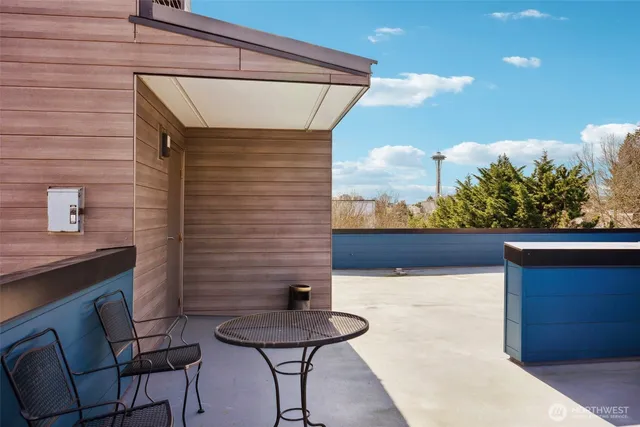 $599,000 | 1425 Dexter Avenue North, Unit 611, Seattle, WA 98109