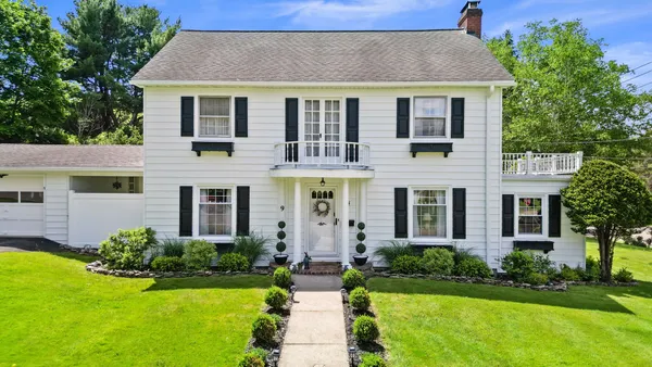 $285,000 | 9 Edgebrook Road, Binghamton, NY 13903