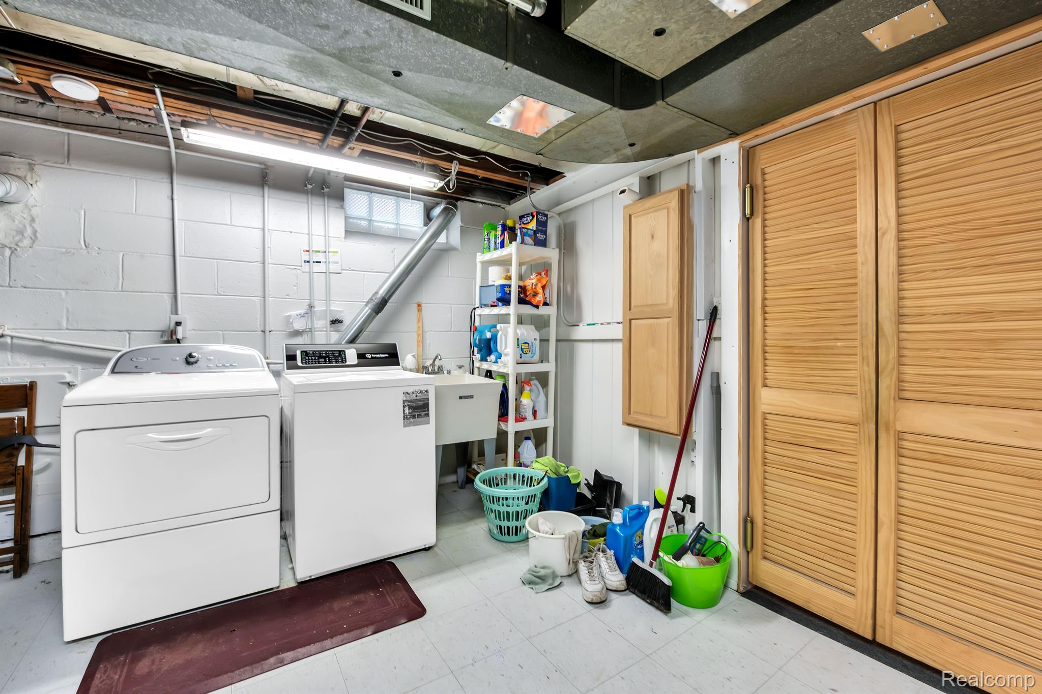 9364 Reeck Road Allen Park, MI 48101 - Photo 23 of 33 Gallery Image 23