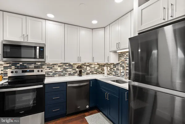 $2,400 | 3245 Rio Drive, Unit 1012, Falls Church, VA 22041