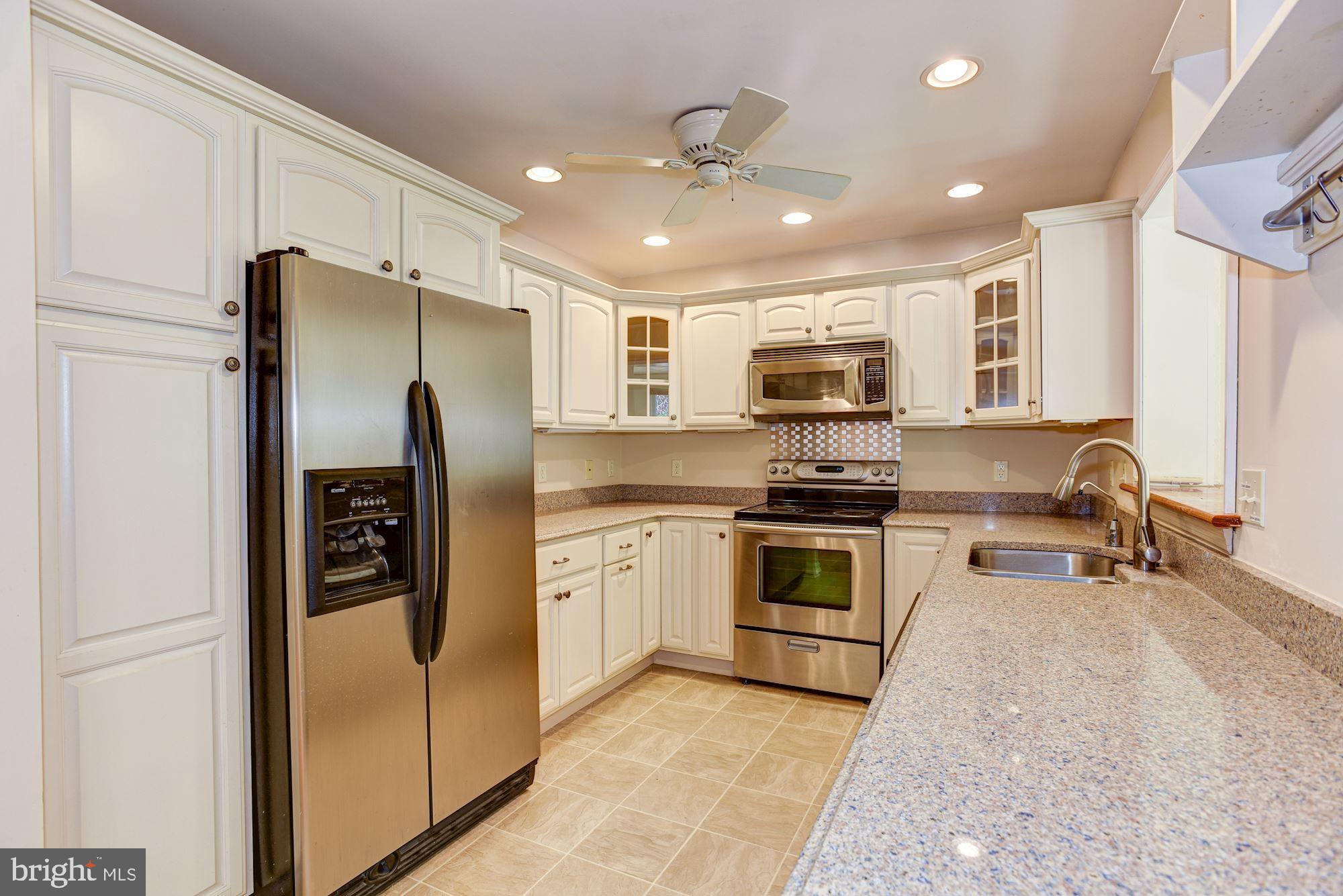 5601 Drought Spring Court Frederick, MD 21702 - Photo 16 of 43 Eat-In Kitchen