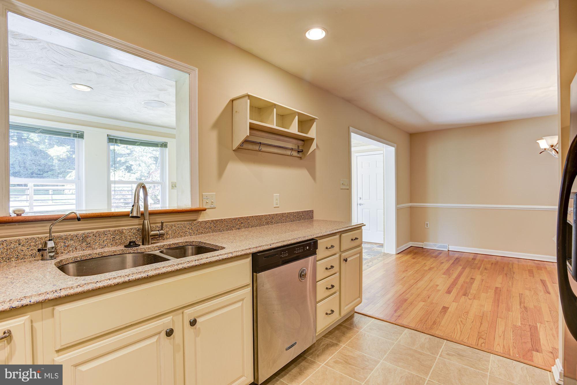 5601 Drought Spring Court Frederick, MD 21702 - Photo 18 of 43 Eat-In Kitchen