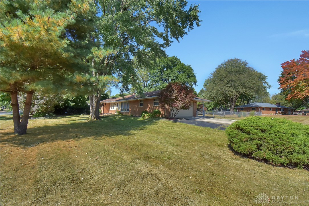 3911 Rexford Road Beavercreek, OH 45430 - Photo 3 of 28