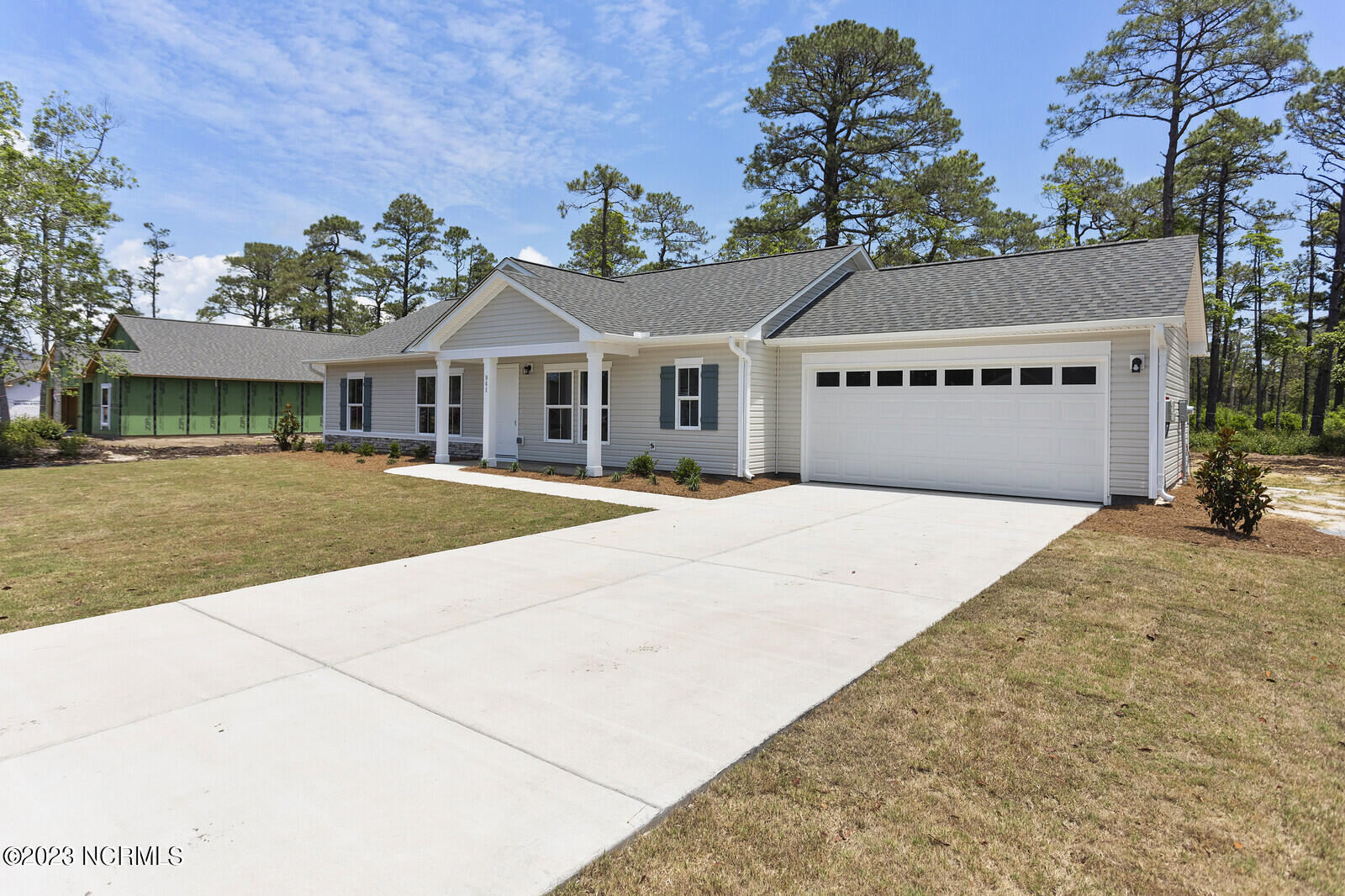 941 Westway Road Southport, NC 28461 - Photo 2 of 10 Sage - Craftsman Vinyl - 941 Pine Needle