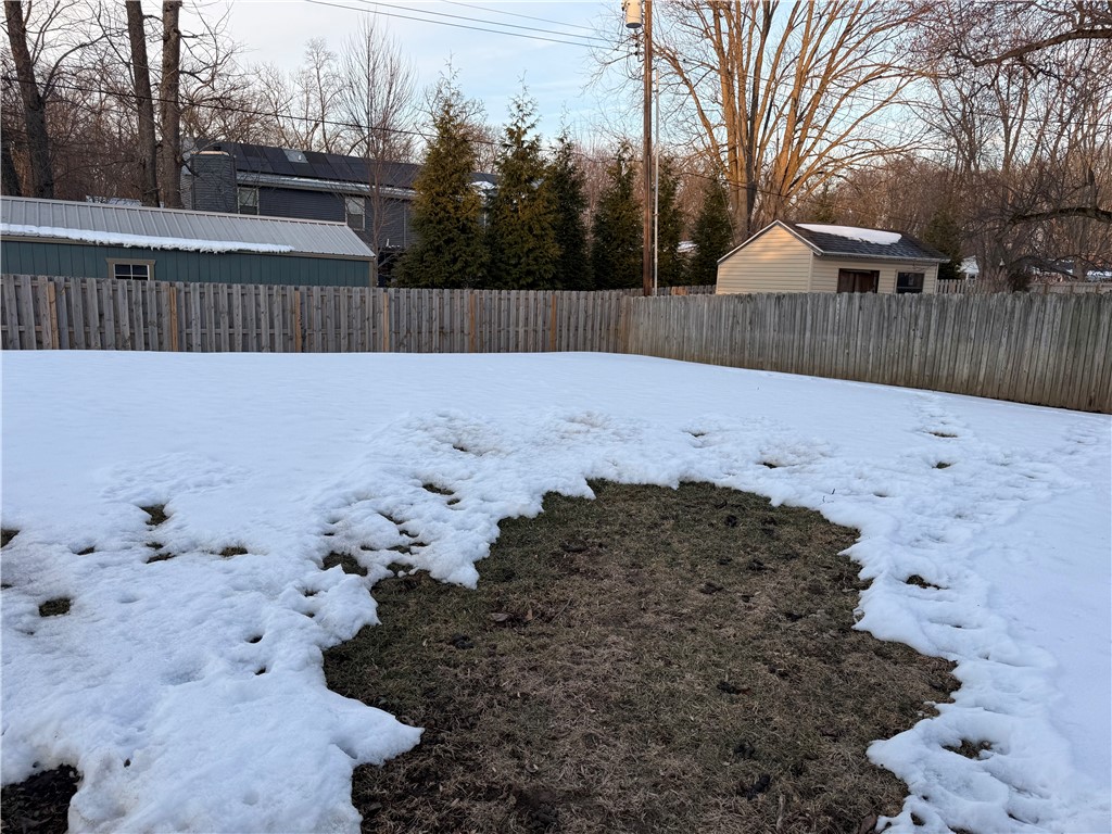 8 Briar Hill Road Paris, IL 61944 - Photo 4 of 37