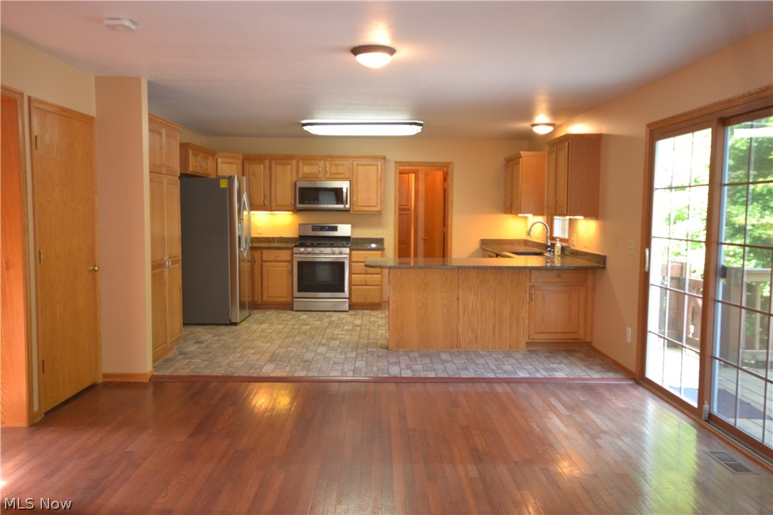 17800 Geauga Lake Road Bainbridge, OH 44023 - Photo 7 of 18 Gallery Image 7