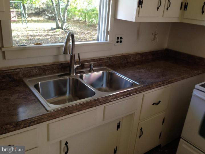 17 Pemberton Vincentown Road Pemberton, NJ 08068 - Photo 3 of 11