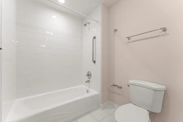 $8,500 | 550 Southeast Mizner Boulevard, Unit B501, Boca Raton, FL 33432