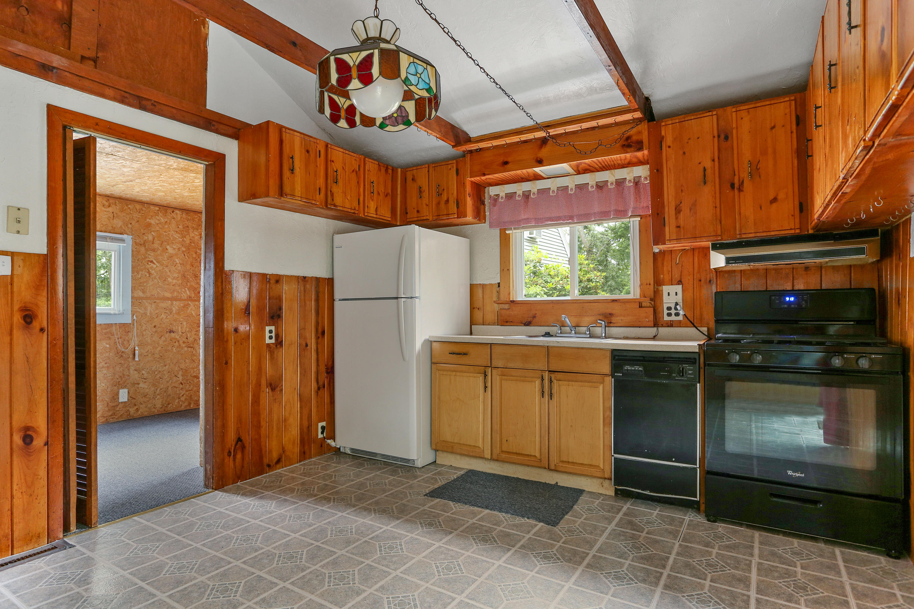 29 G Hideaway Road Buzzards Bay, MA 02532 - Photo 5 of 26 a kitchen with a refrigerator and a sink