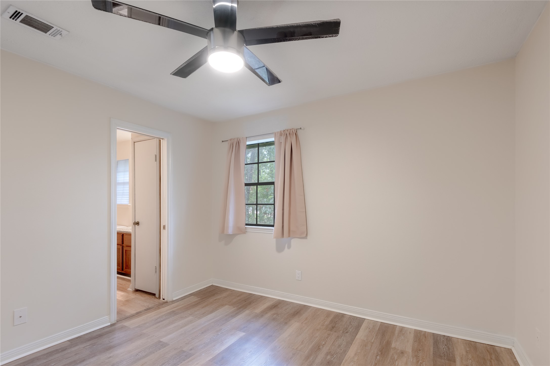2402 Sycamore Avenue, Unit D6 Huntsville, TX 77340 - Photo 22 of 50