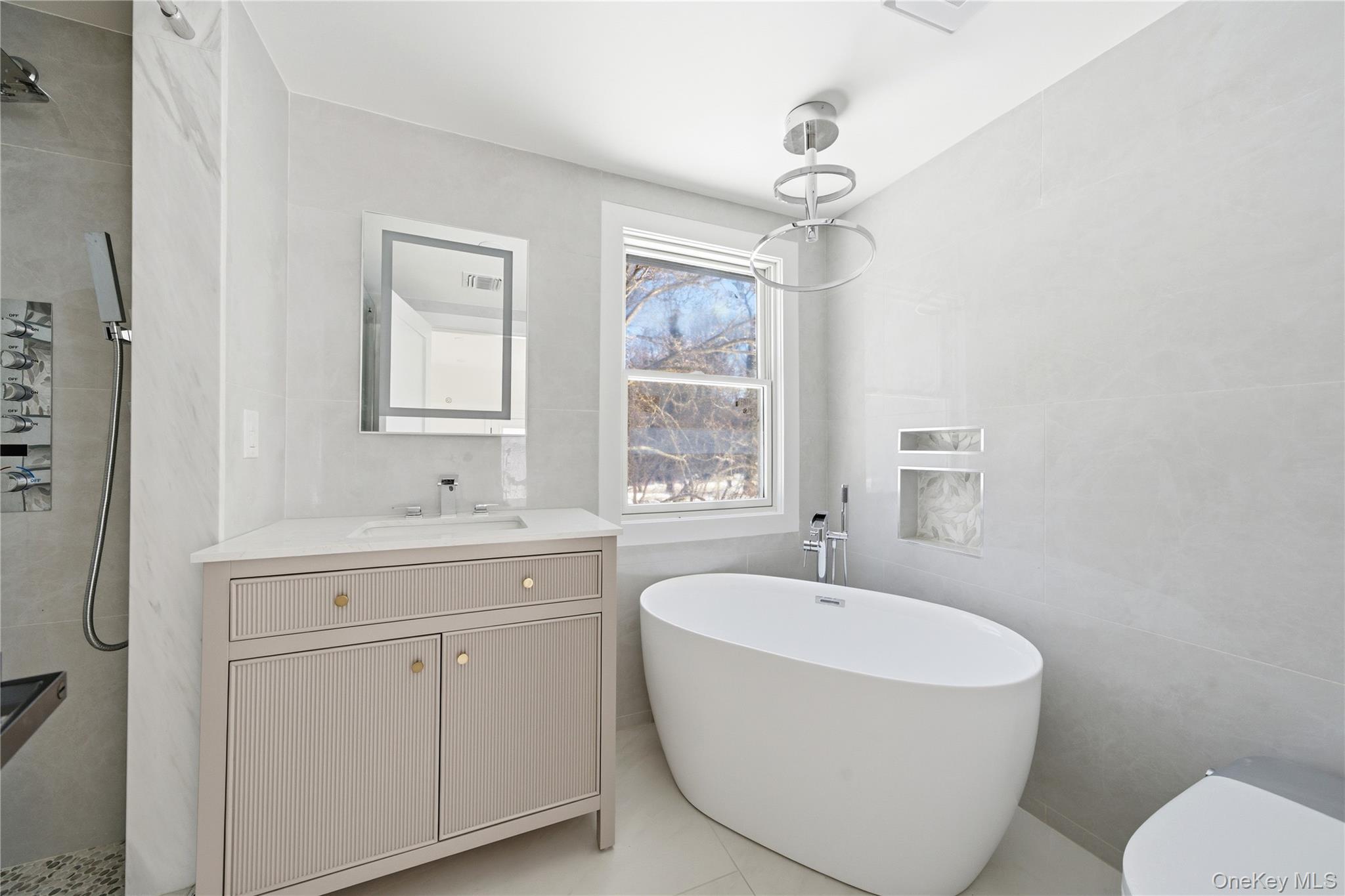 75 Centerport Road Greenlawn, NY 11740 - Photo 25 of 47