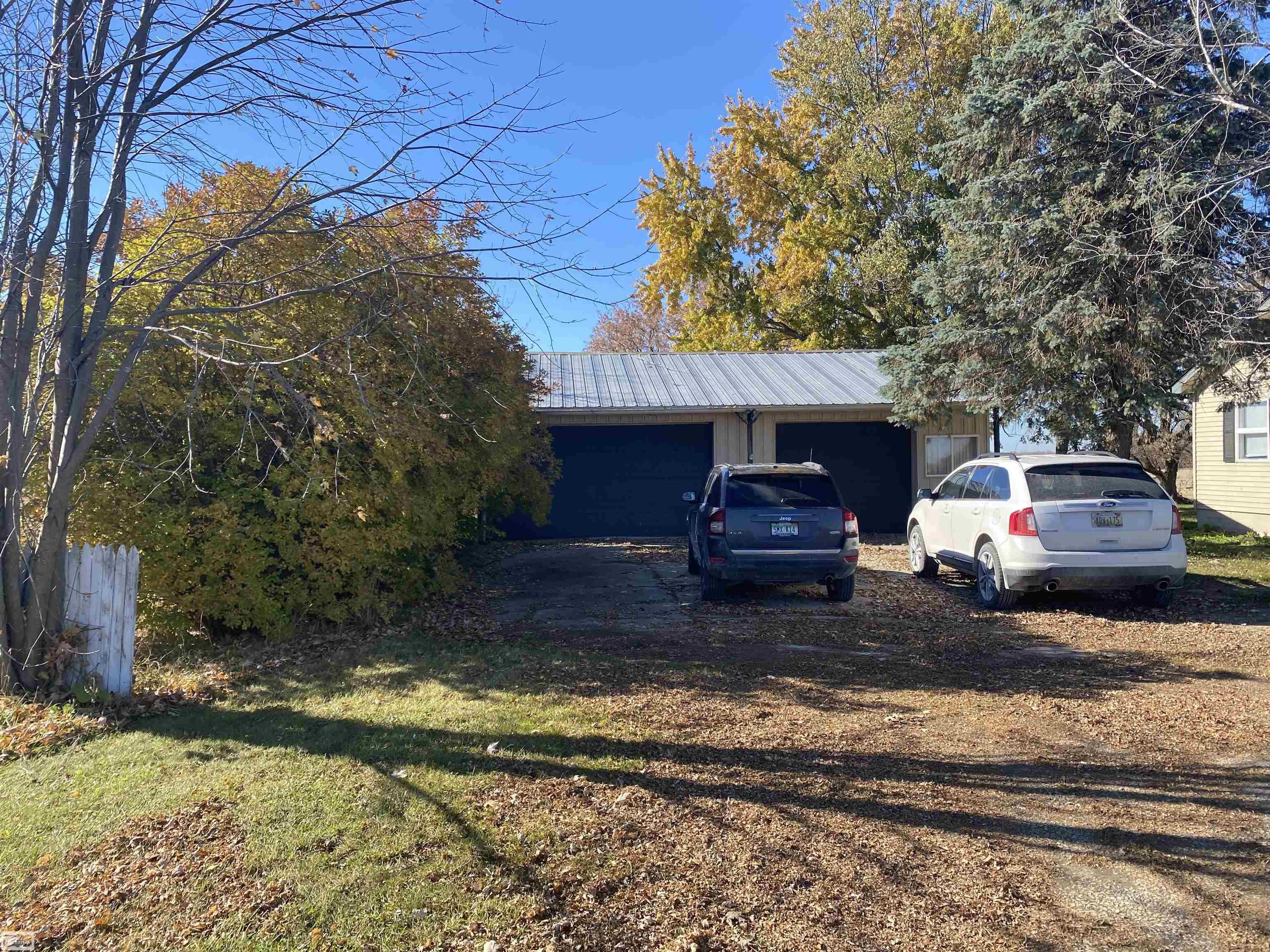 1009 Lathrop Road Allenton, MI 48002 - Photo 2 of 20 50094642-1.JPG