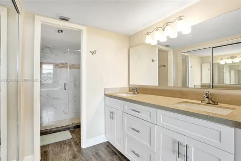 $240,000 | 901 Colony Point Circle, Unit 501, Pembroke Pines, FL 33026