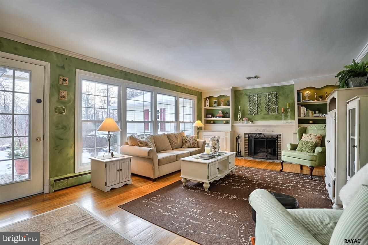 3475 Deininger Road York, PA 17406 - Photo 4 of 35 Gallery Image 4