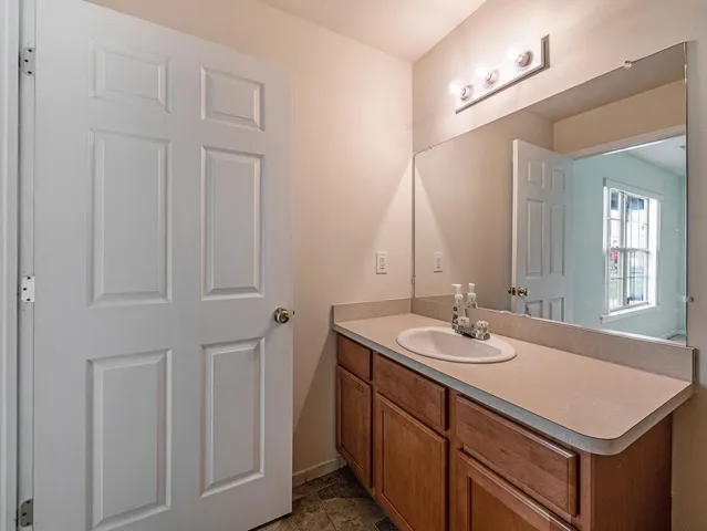 $1,900 | 1112 Addington Lane, Ann Arbor, MI 48108