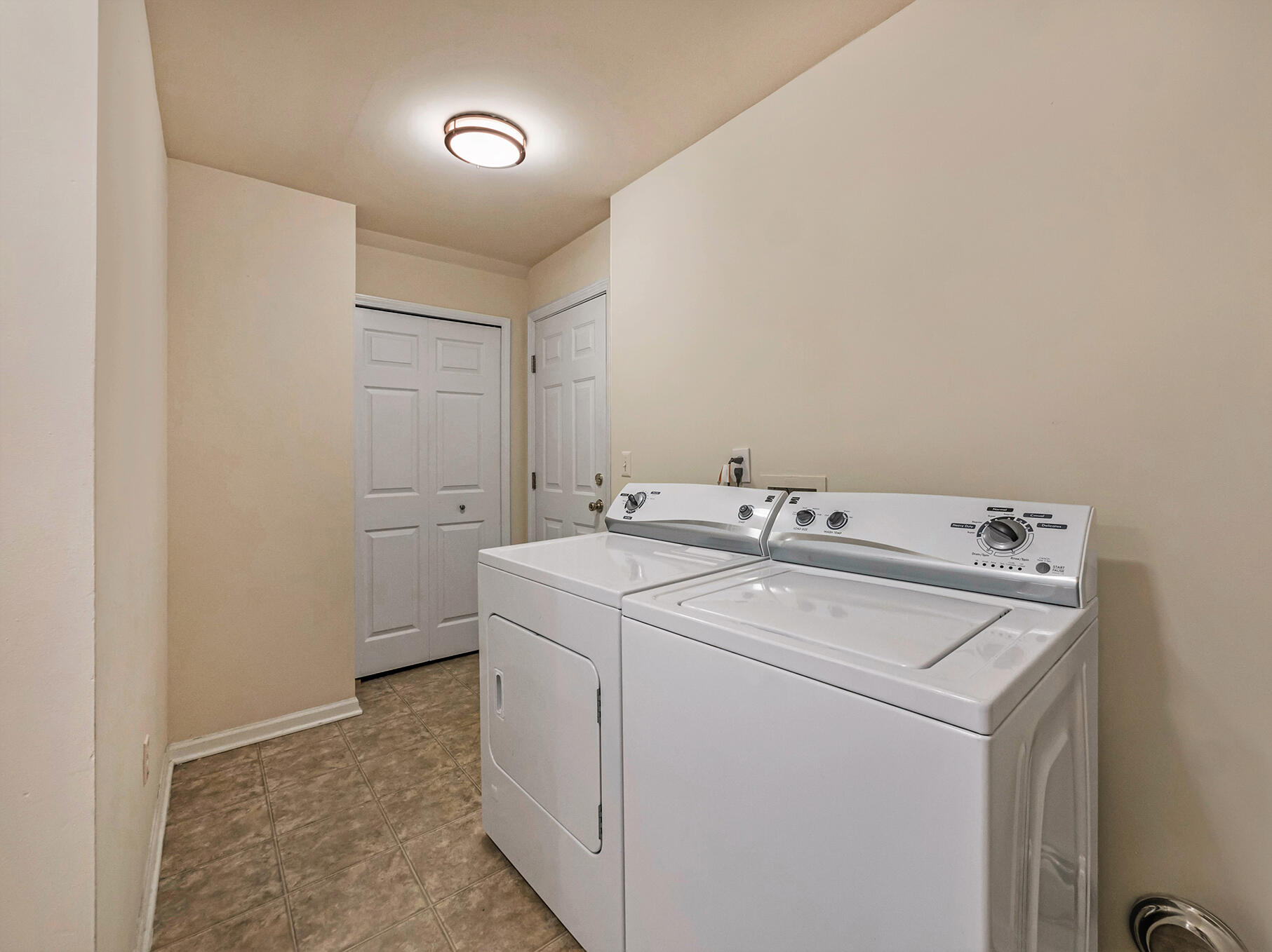 1112 Addington Lane Ann Arbor, MI 48108 - Photo 21 of 25 photo_46