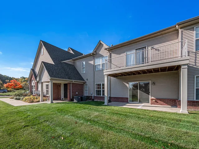 $1,900 | 1112 Addington Lane, Ann Arbor, MI 48108