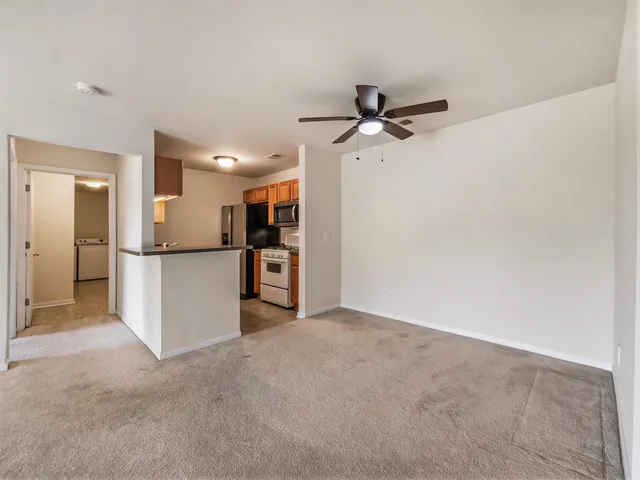 $1,900 | 1112 Addington Lane, Ann Arbor, MI 48108