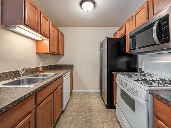 $1,900 | 1112 Addington Lane, Ann Arbor, MI 48108