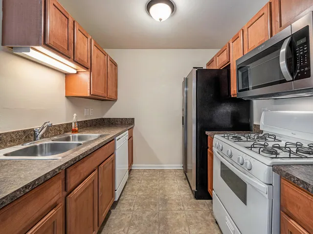 $1,900 | 1112 Addington Lane, Ann Arbor, MI 48108