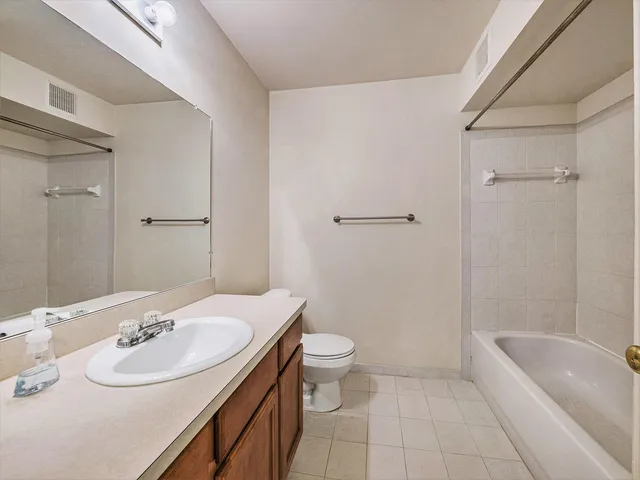 $1,900 | 1112 Addington Lane, Ann Arbor, MI 48108