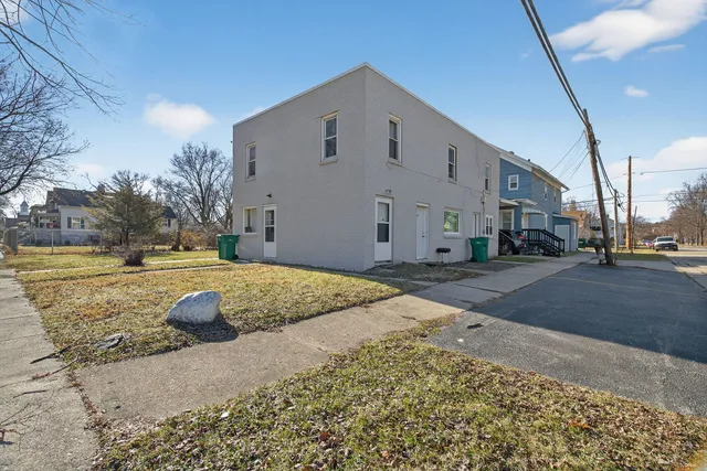 a view of a hallway with closet