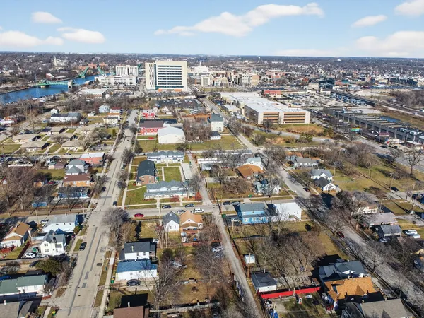$600,000 | 301 South Ottawa Street, Joliet, IL 60436