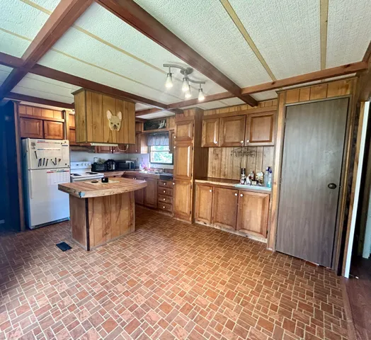 $225,000 | 158 Common Road, Dixfield, ME 04224