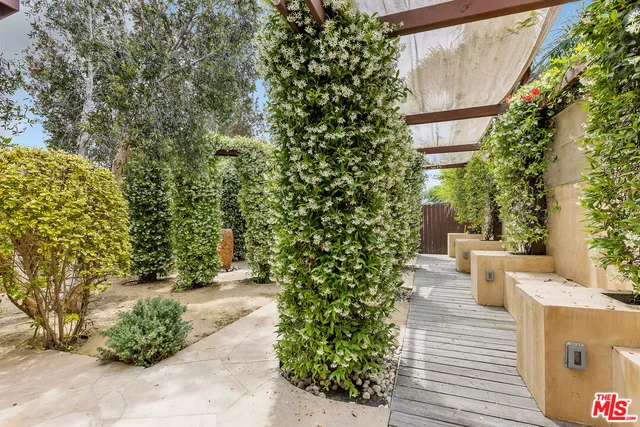 a view of a outdoor space