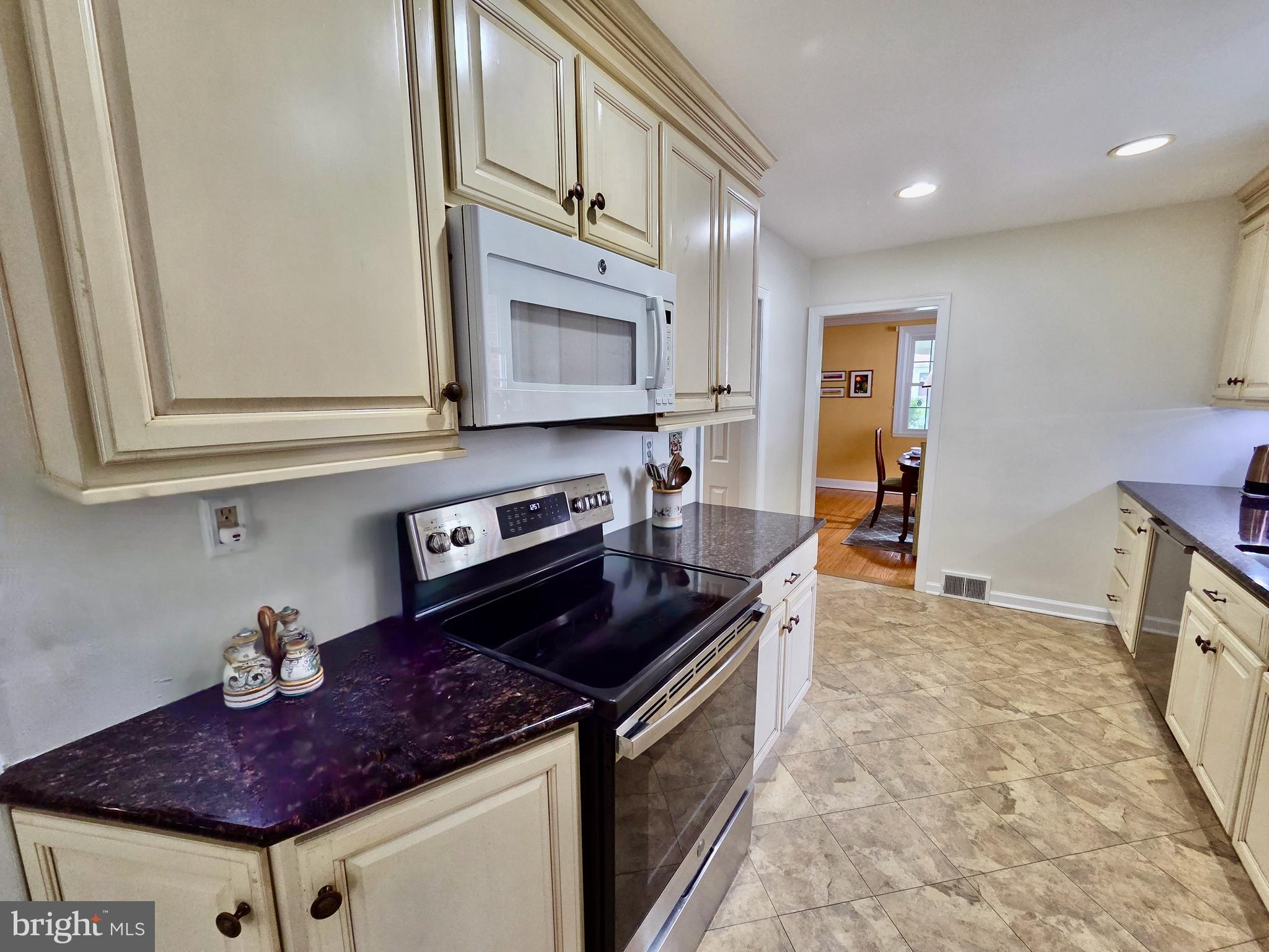 310 Butler Road Springfield, PA 19064 - Photo 12 of 36 Kitchen