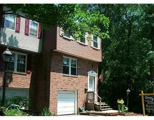 424 Hunting Creek Road Canonsburg, PA 15317 - Photo 1 of 8 Exterior Front.