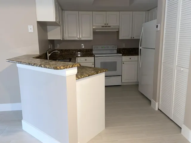 $2,300 | 1600 Crestwood Court South, Unit 1603, Royal Palm Beach, FL 33411