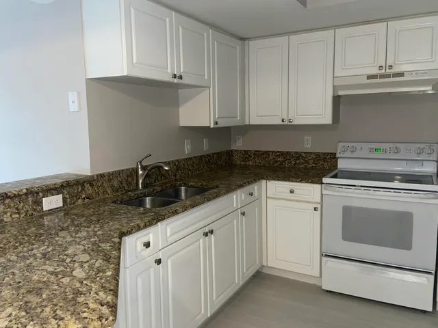 $2,300 | 1600 Crestwood Court South, Unit 1603, Royal Palm Beach, FL 33411