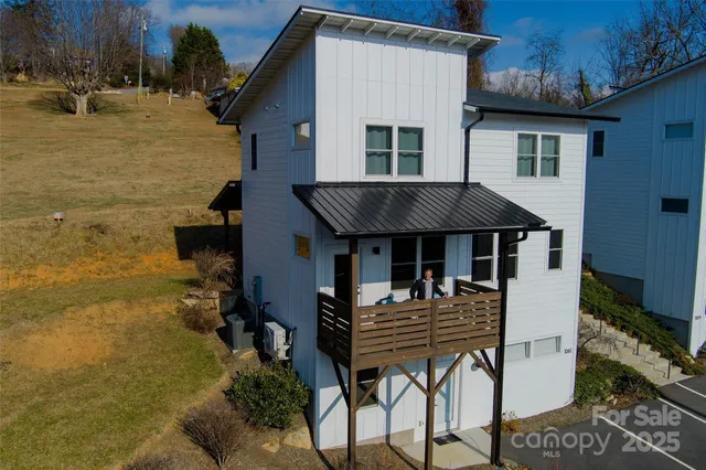 $1,890,000 | 1063 Riverside Drive, Asheville, NC 28804