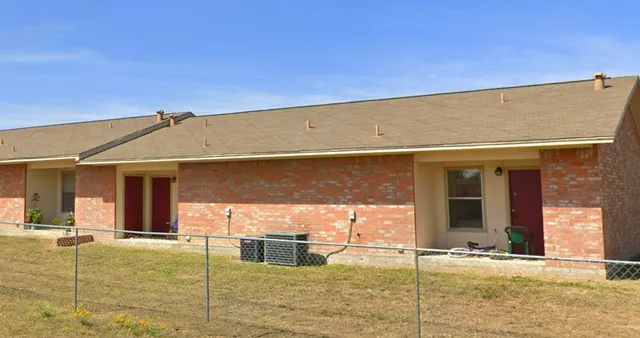 $555 | 2300 Alamo Street, Zapata, TX 78076