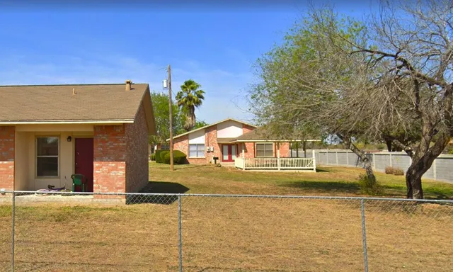 $555 | 2300 Alamo Street, Zapata, TX 78076