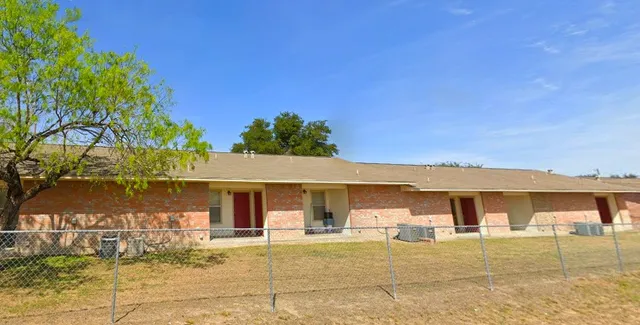$555 | 2300 Alamo Street, Zapata, TX 78076