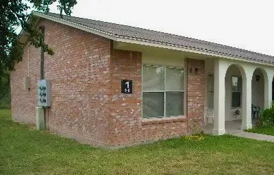 $555 | 2300 Alamo Street, Zapata, TX 78076