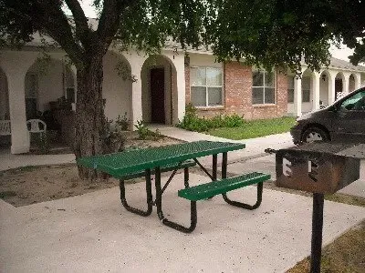 $555 | 2300 Alamo Street, Zapata, TX 78076