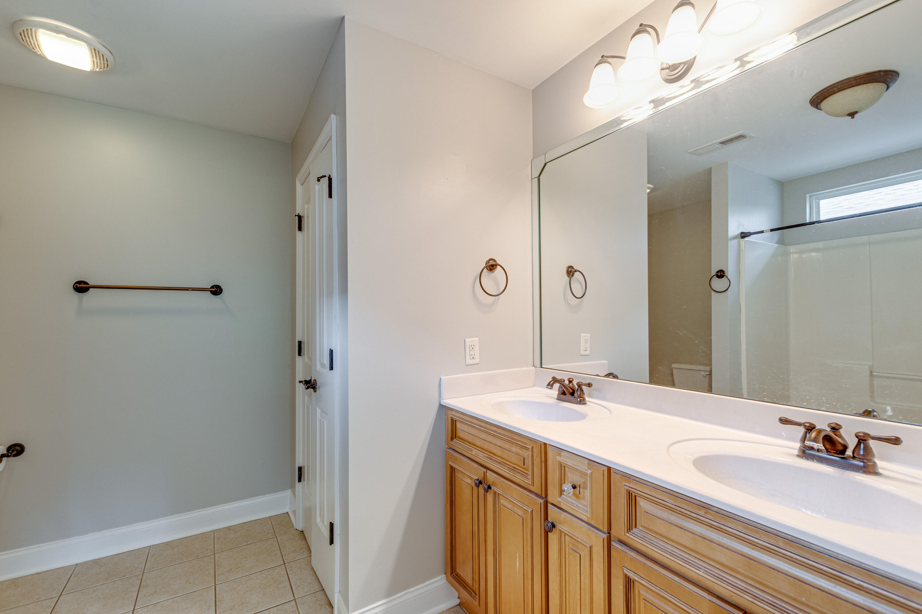 96 Battle Farm Court Rock Spring, GA 30739 - Photo 10 of 23 96 Battle Farm Ct-16