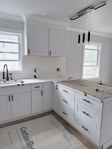 9 Maxwell Street Worcester, MA 01607 - Photo 7 of 31 Gallery Image 7