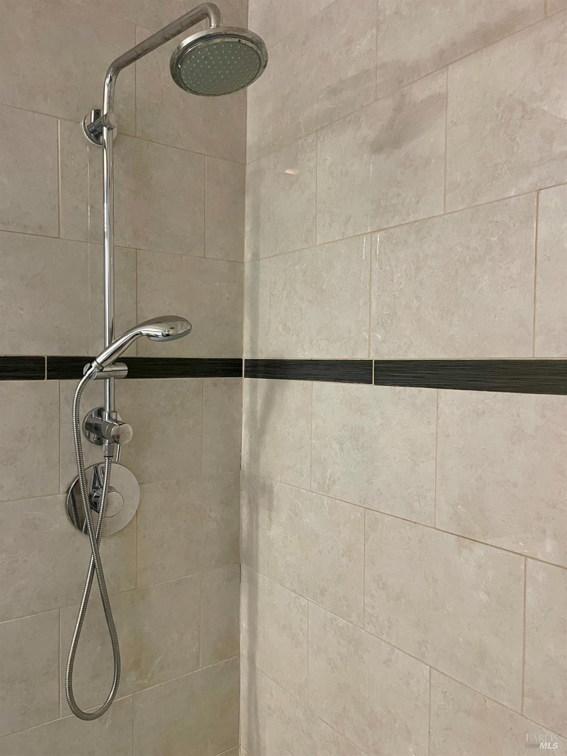 1 Embarcadero West, Unit 355 Oakland, CA 94607 - Photo 11 of 20 a bathroom with a shower