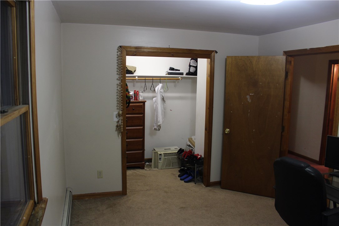 31 Ausdale Road Cranston, RI 02910 - Photo 25 of 34 BEDROOM