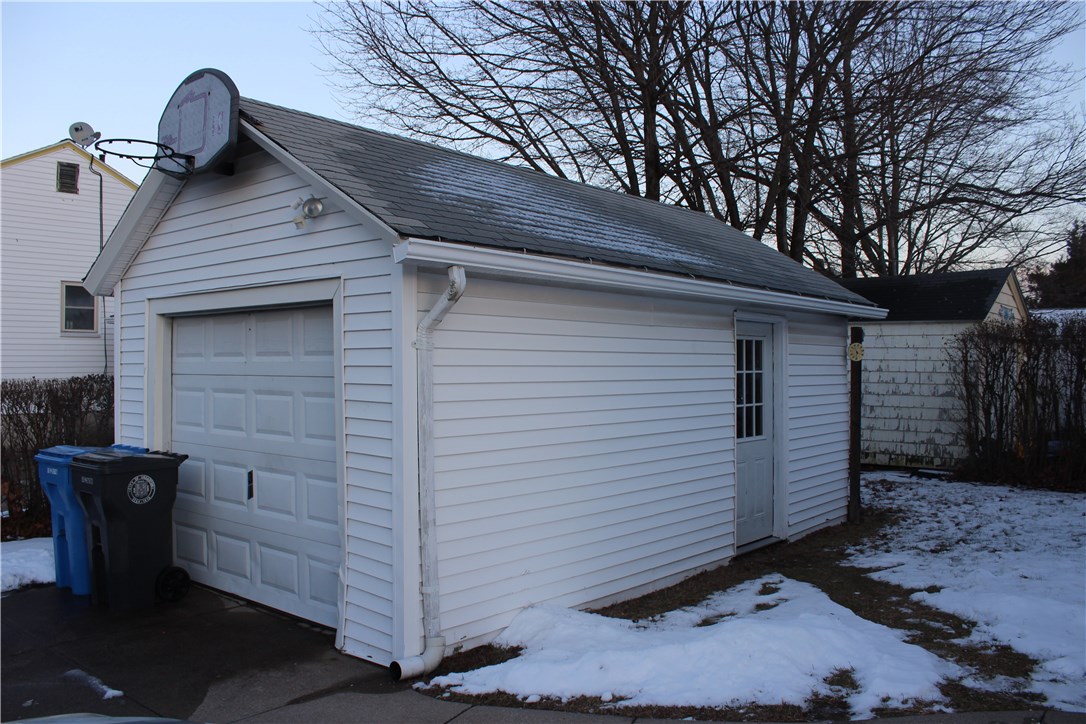 31 Ausdale Road Cranston, RI 02910 - Photo 5 of 34 GARAGE